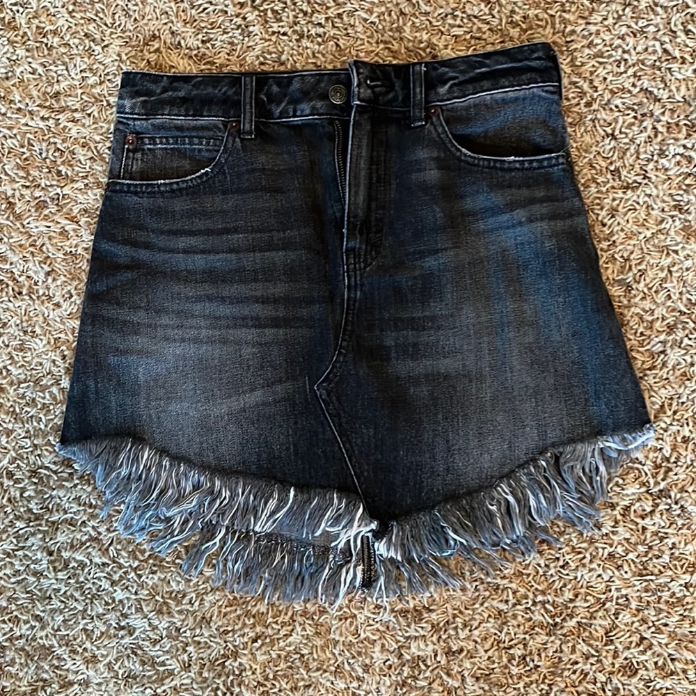 NWOT (unwashed, unworn) Free People front denim mini skirt